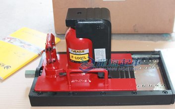 F-100TL帶滑臺爪式千斤頂正面展示 F-100TL帶滑臺爪式千斤頂正面展示