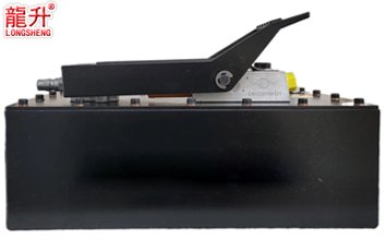 雙速單作用氣動液壓泵實物圖三 雙速單作用氣動液壓泵實物圖三